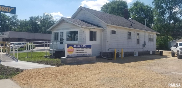 Listing Image #2 - Others for sale at 2316 Camanche Avenue, Clinton IA 52732