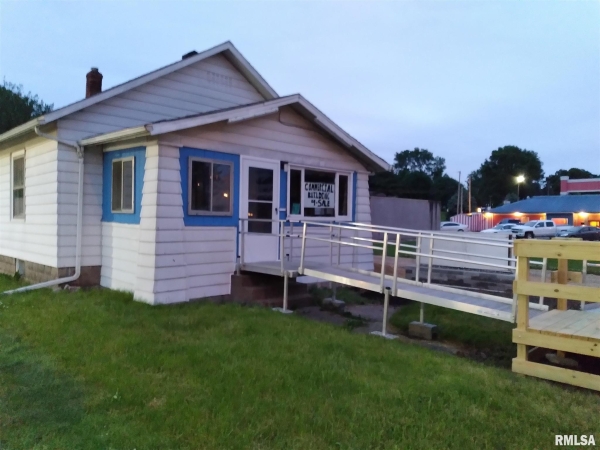 Listing Image #3 - Others for sale at 2316 Camanche Avenue, Clinton IA 52732