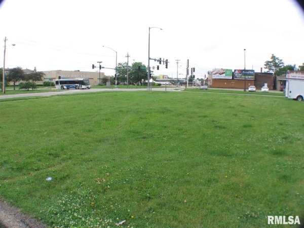 Listing Image #1 - Others for sale at 620 S 4TH Street, Clinton IA 52732