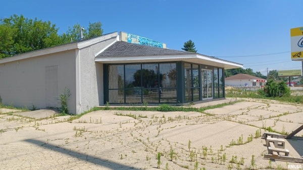 Listing Image #3 - Others for sale at 1630 Camanche Avenue, Clinton IA 52732