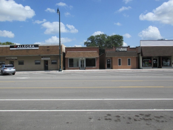 Listing Image #2 - Retail for sale at 275 S BROADWAY Street, Coal City IL 60416