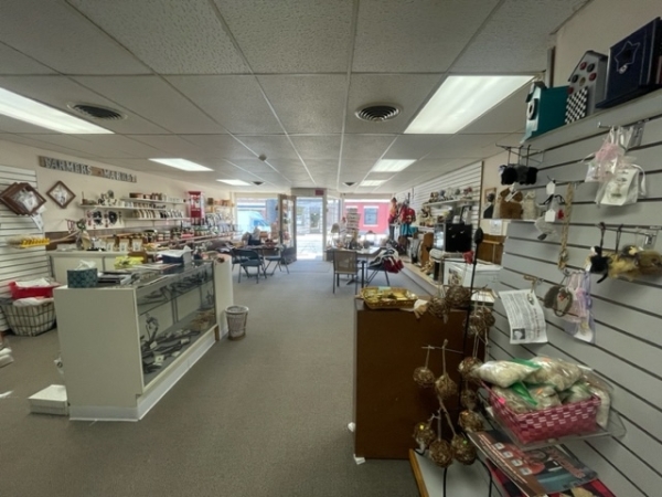 Listing Image #3 - Retail for sale at 111 N Fourth St, Watertown WI 53094