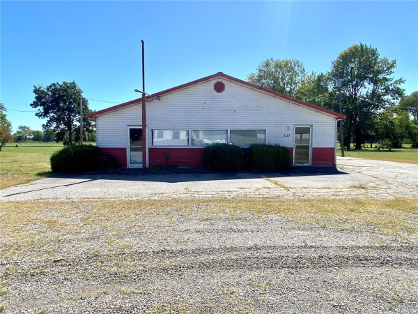 Listing Image #1 - Others for sale at 1113 E Marshall Street, Charleston MO 63834