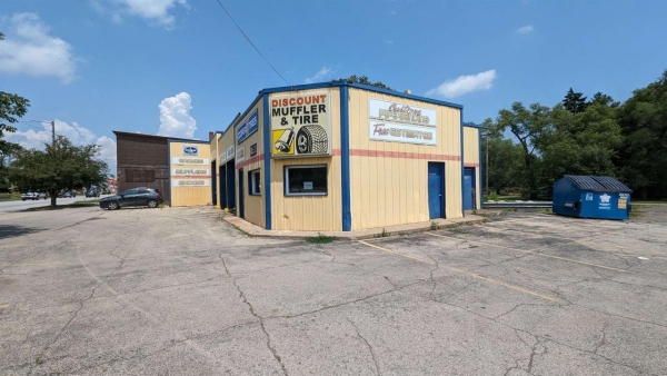 Listing Image #1 - Retail for sale at 2222 S Michigan Street, South Bend IN 46613