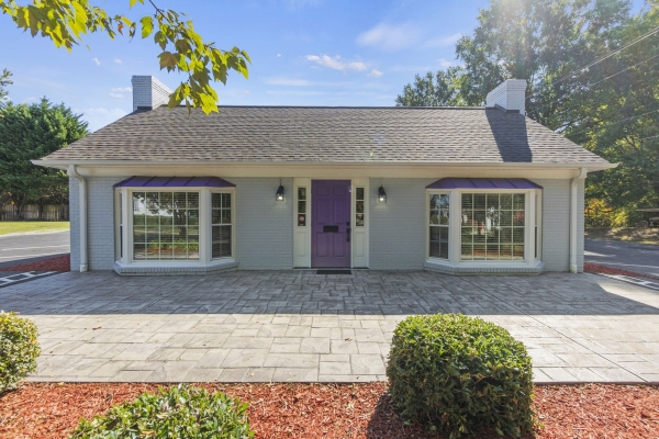 Office for Sale - 390 S. Salisbury Street, Mocksville NC
