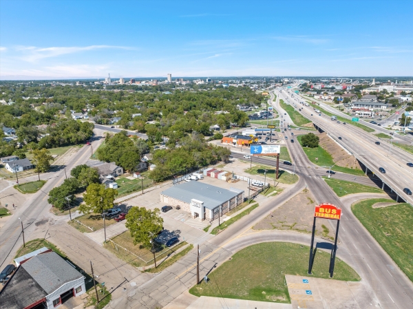 Listing Image #3 - Office for sale at 1809 Speight Ave, Waco TX 76706