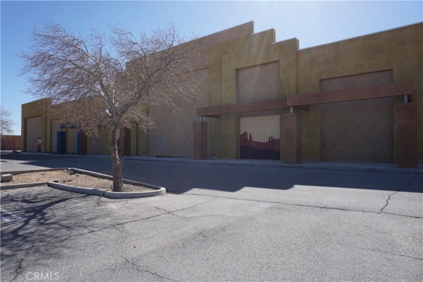 Listing Image #2 - Retail for sale at 22391 Bear Valley Road, Apple Valley CA 92308