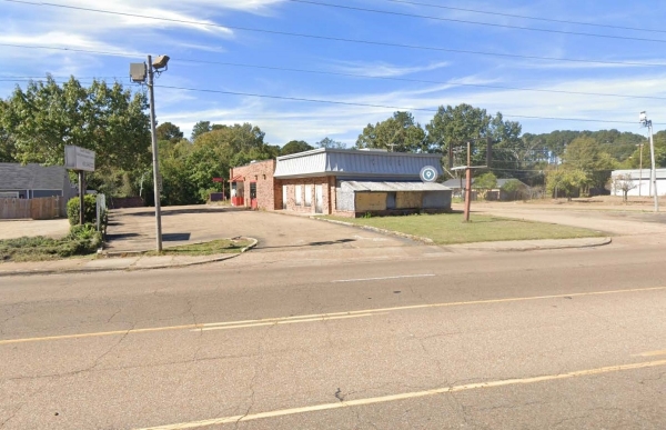 Listing Image #1 - Retail for sale at 3005 Terry Road, Jackson MS 39209