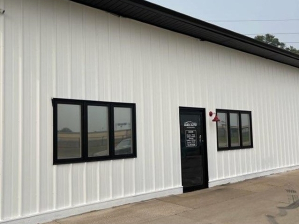 Listing Image #2 - Industrial for sale at 817-909 Tri View Ave, Sioux City IA 51103