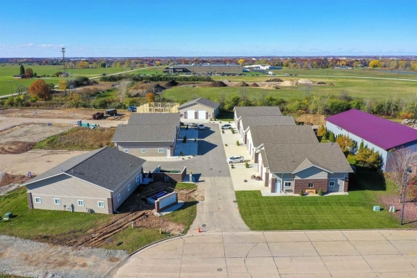 Listing Image #2 - Retail for sale at 701 MILLENNIUM Court 25, DE PERE WI 54115