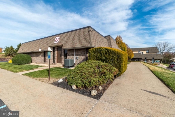 Listing Image #3 - Office for sale at 711 Lawn Avenue, Sellersville PA 18960 Listing Image #3 - Office for sale at 711 Lawn Avenue, Sellersville PA 18960