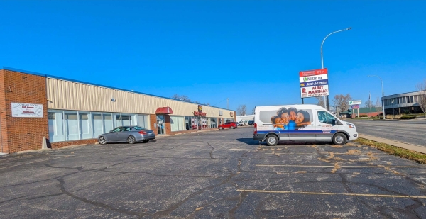 Listing Image #2 - Retail for sale at 610 N Gilbert St, Danville IL 61832