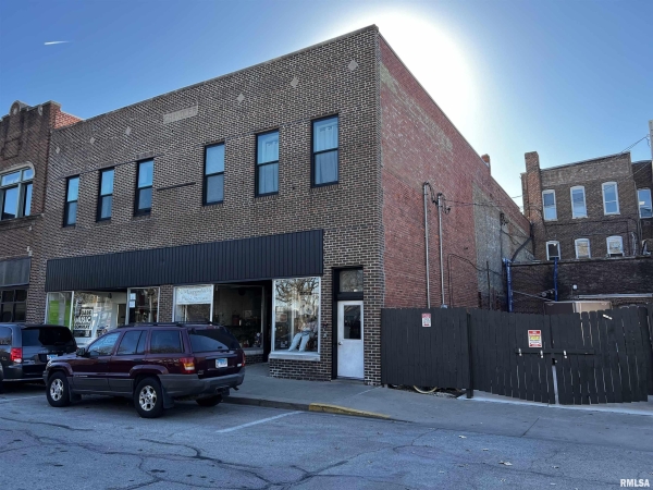 Listing Image #3 - Others for sale at 120 N SIDE Square, Macomb IL 61455