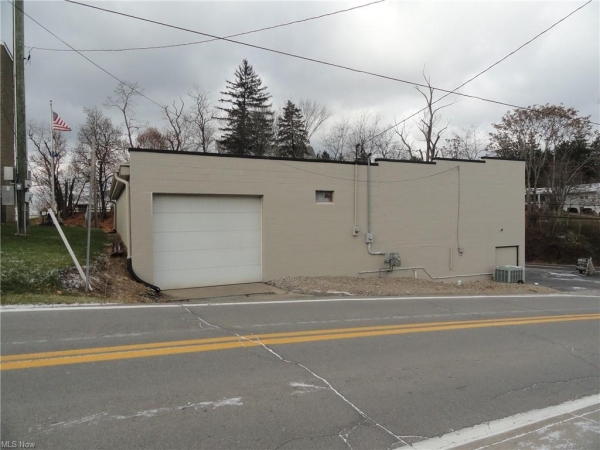 Listing Image #2 - Retail for sale at 211 High St, New Cumberland WV 26047