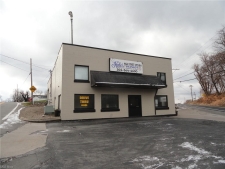 Retail for sale in New Cumberland, WV