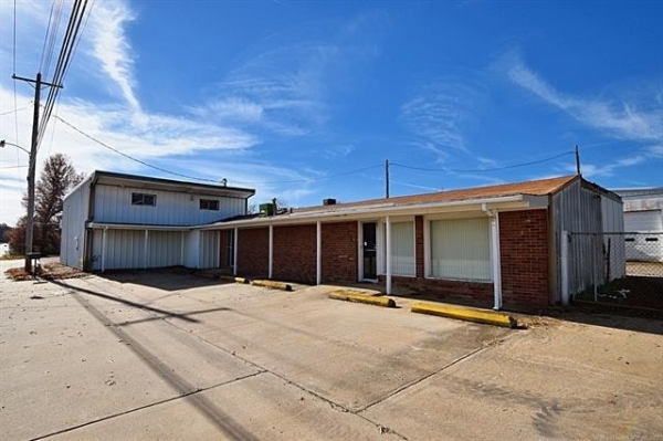 Listing Image #1 - Others for sale at 1907 N 11th Street, Muskogee OK 74401