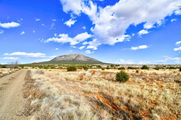 Listing Image #1 - Others for sale at 15 Entranosa Court, Edgewood NM 87015