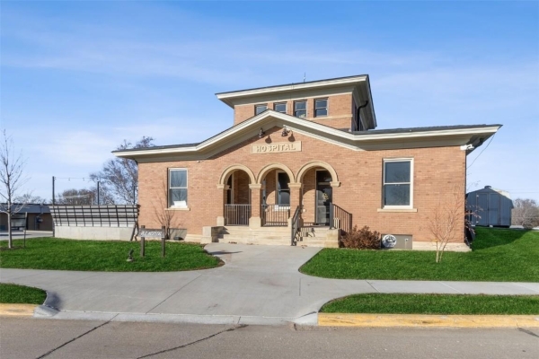 Listing Image #1 - Others for sale at 916 W 9th St ( Old Hospital), Vinton IA 52349