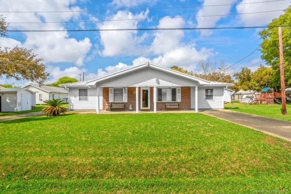 Listing Image #1 - Others for sale at 206 S 2nd Street, Gueydan LA 70542