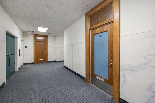 Listing Image #2 - Office for sale at 111 N Wabash Avenue 2111, Chicago IL 60602