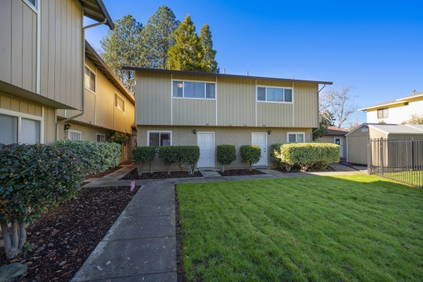 Listing Image #3 - Multi-family for sale at 960 - 979 Marlene Street, Ukiah CA 95482