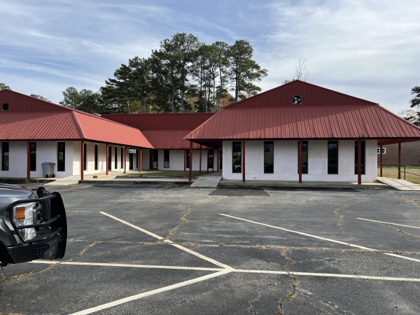 Listing Image #1 - Office for sale at 140 Peacock Street (401), Cochran GA 31014