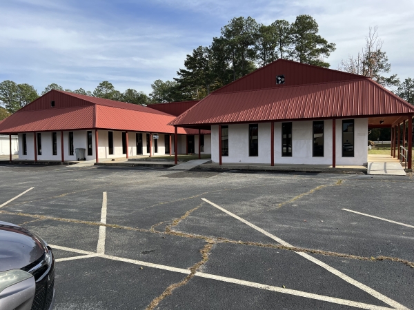 Listing Image #3 - Office for sale at 140 Peacock Street (401), Cochran GA 31014