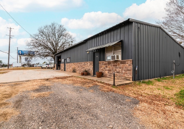 Listing Image #2 - Office for sale at 6231 Lamar Road, Reno TX 75462