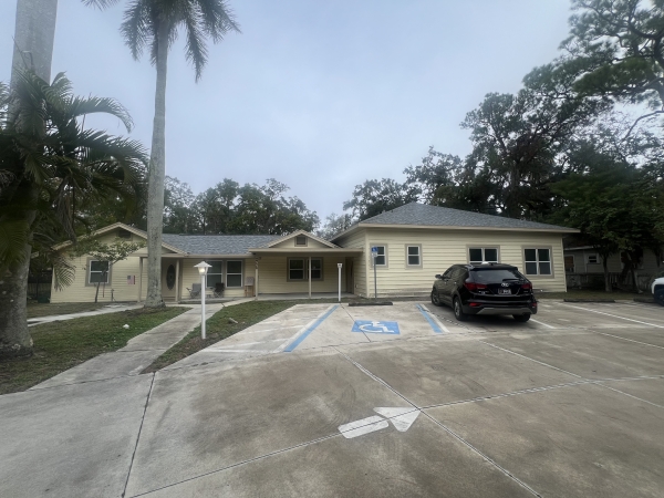 Listing Image #1 - Office for sale at 2726 6th Avenue W, Bradenton FL 34205