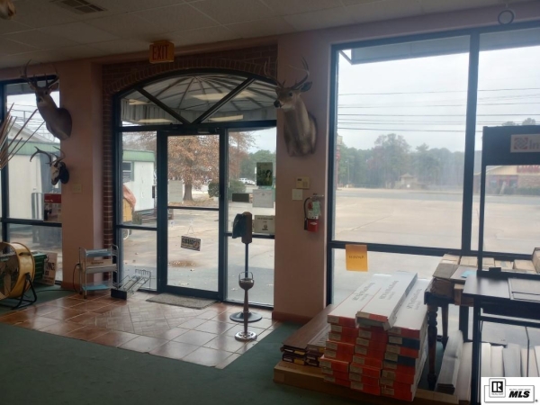 Listing Image #2 - Retail for sale at 1802 E MADISON AVENUE, Bastrop LA 71220