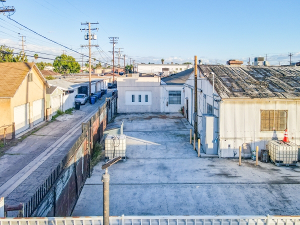Listing Image #3 - Industrial for sale at 5255 East Washington Blvd, Commerce CA 90040