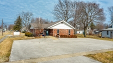 Listing Image #3 - Office for sale at 709 Staunton Rd, Gillespie IL 62033