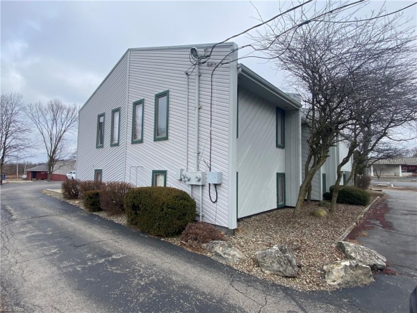 Listing Image #3 - Office for sale at 3637 State Route 5, Cortland OH 44410