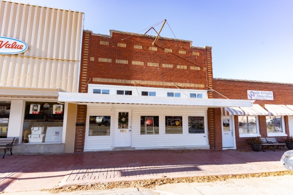 Listing Image #2 - Retail for sale at 106 S Main St, Marceline MO 64658