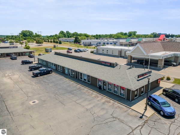 Listing Image #3 - Retail for sale at 7342 N Alger Road, Alma MI 48801