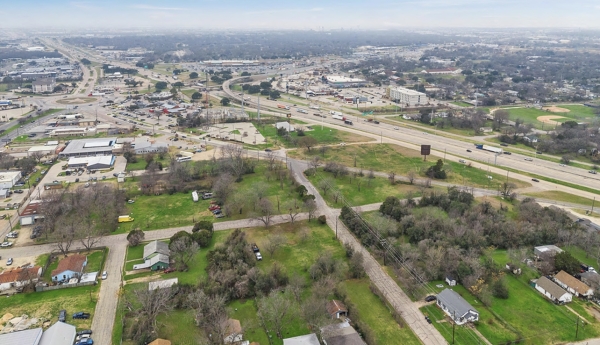 Listing Image #2 - Land for sale at 0.80 - 1.7 Acres on Circle Rd, Waco TX 76706