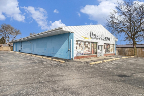 Listing Image #2 - Retail for sale at 3245 Lincoln Way, South Bend IN 46628