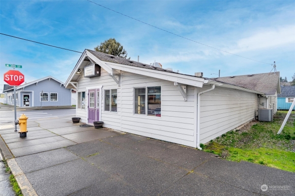 Listing Image #2 - Others for sale at 220 W Young Street, Elma WA 98541