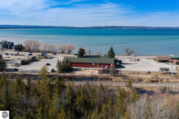 Listing Image #2 - Retail for sale at 4290 Us-31 N, Traverse City MI 49686