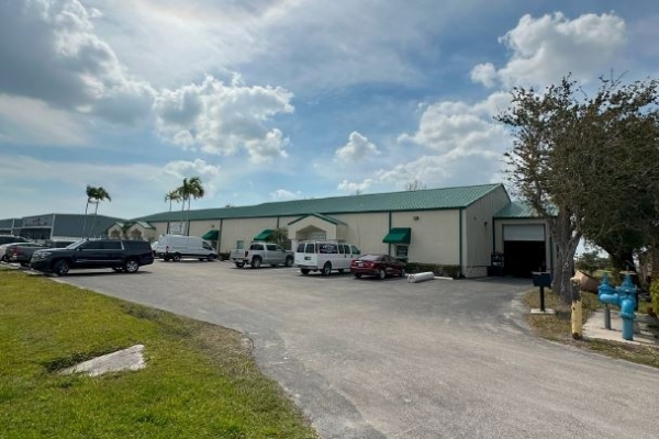 Listing Image #1 - Industrial for sale at 16266 San Carlos Blvd., Fort Myers FL 33908