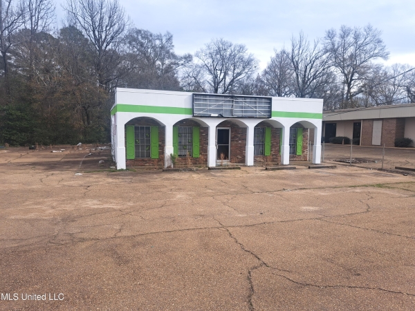 Listing Image #2 - Others for sale at 2944 Terry Road Road, Jackson MS 39212