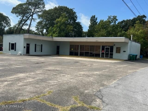 Listing Image #1 - Office for sale at 1241 Market Street, Pascagoula MS 39567