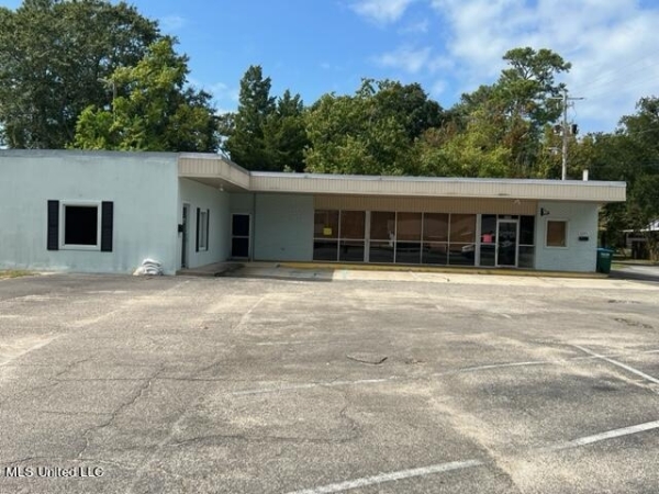 Listing Image #2 - Office for sale at 1241 Market Street, Pascagoula MS 39567