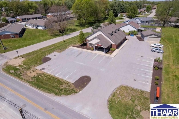 Listing Image #2 - Retail for sale at 1600 E Springhill Drive, Terre Haute IN 47802