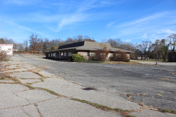 Listing Image #2 - Office for sale at 82 Seaway Drive, Norton Shores MI 49444