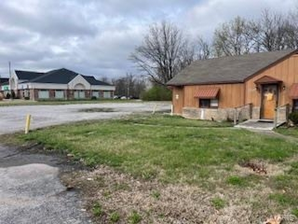 Listing Image #2 - Industrial for sale at 5105 N Illinois Street , A, Fairview Heights IL 62208