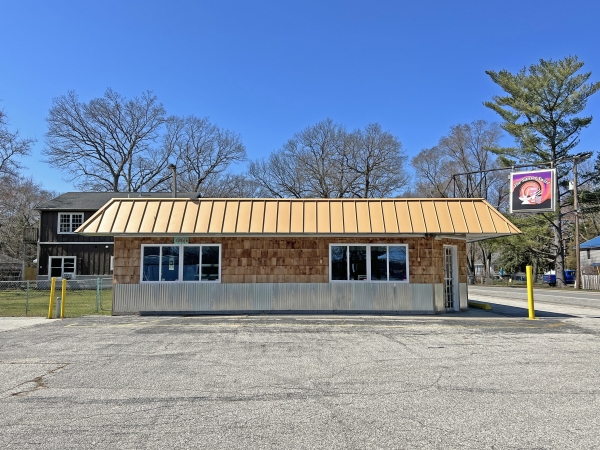 Listing Image #2 - Retail for sale at 5581 Washington Avenue, Muskegon MI 49442