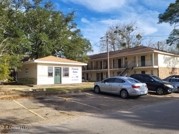 Listing Image #2 - Multi-family for sale at 1028 45th Avenue, Gulfport MS 39501