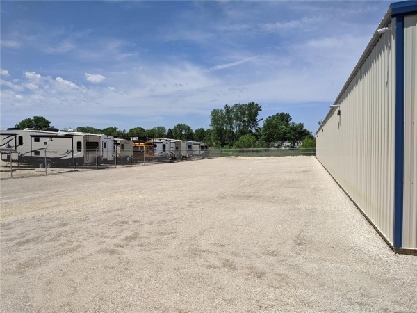 Listing Image #3 - Others for sale at 312 44th Street 300, Marion IA 52302