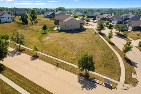 Listing Image #2 - Others for sale at 5103 Hay Field Drive Sw, Cedar Rapids IA 52404